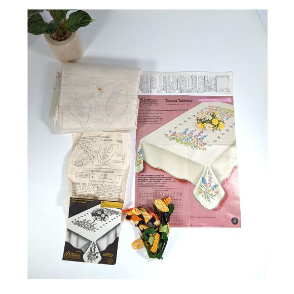 Vintage Paragon 1977 Needlecraft Stamped Tablecloth "CONTADA" 59"x90" Oval - Picture 1 of 4